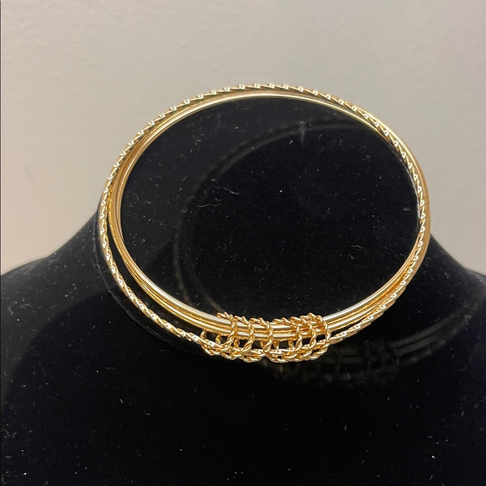 Bracelet Gold Tone Stackable Hoop Bangle Set - Women's Jewelry